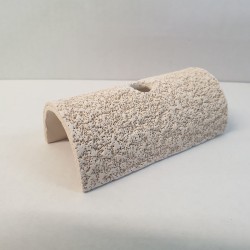 Ecru ceramic tunnel with a hole for plants 10x5x4cm